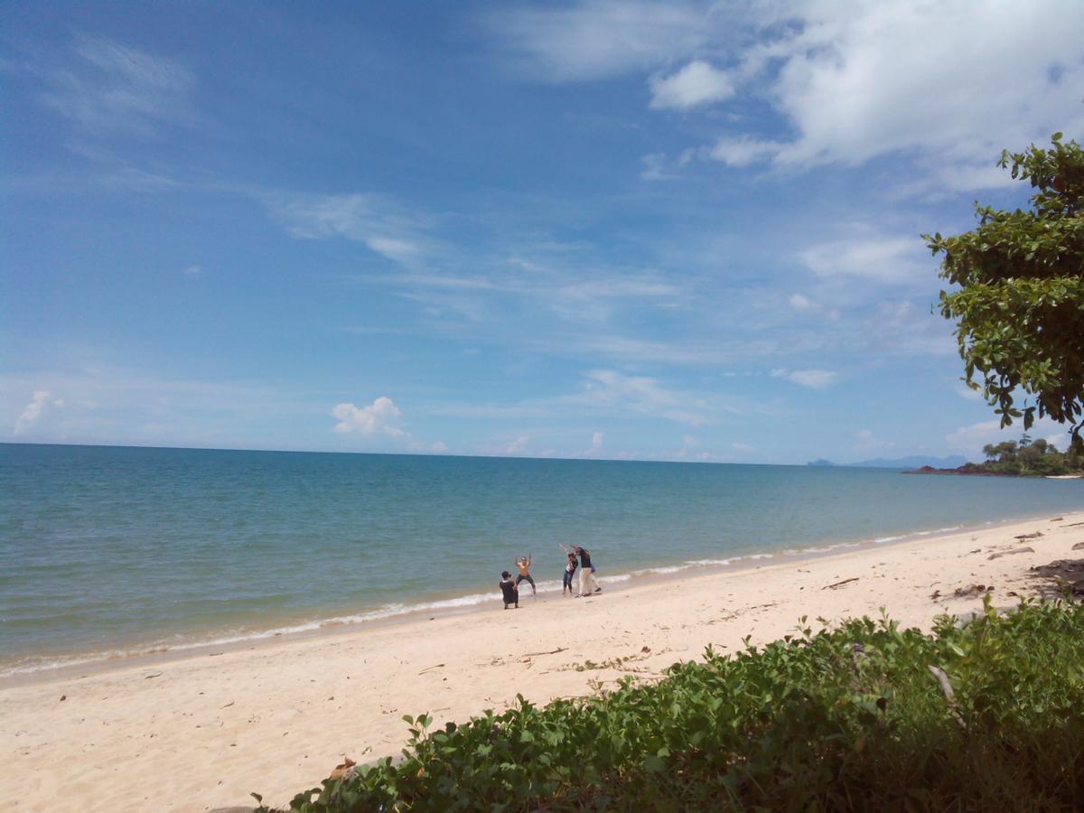 Pandan Beach Homestay Kampong Pandan Exterior photo